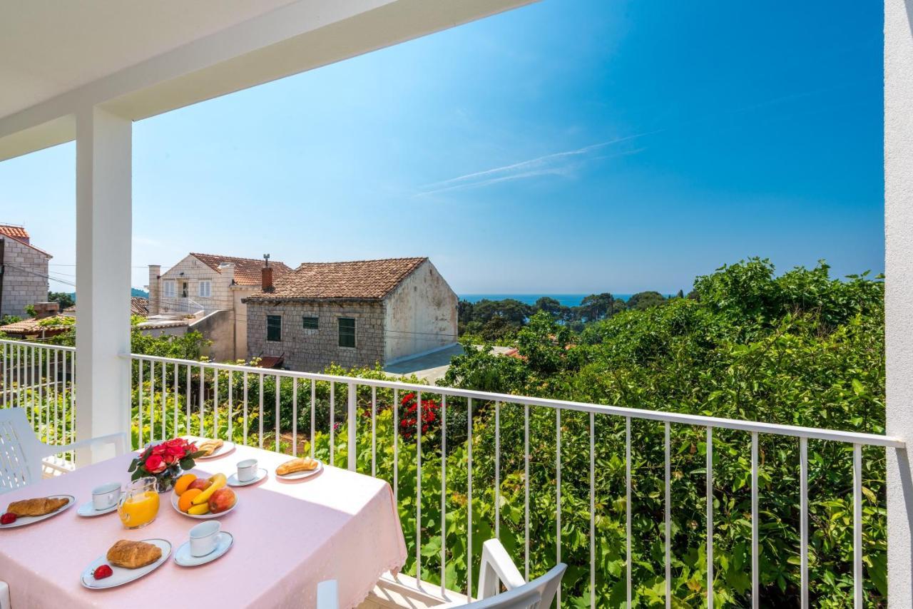 Lena Apartament